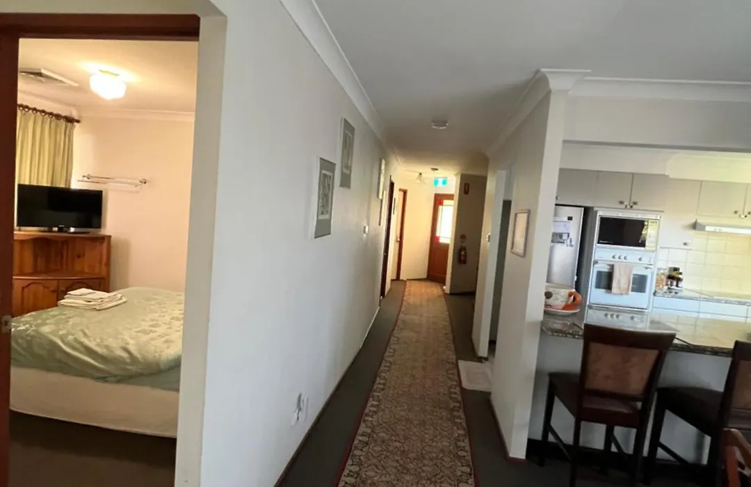 John Hunter B&B-1