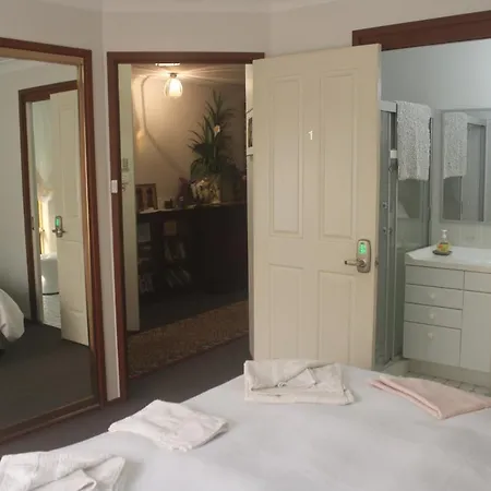 John Hunter B&B-3